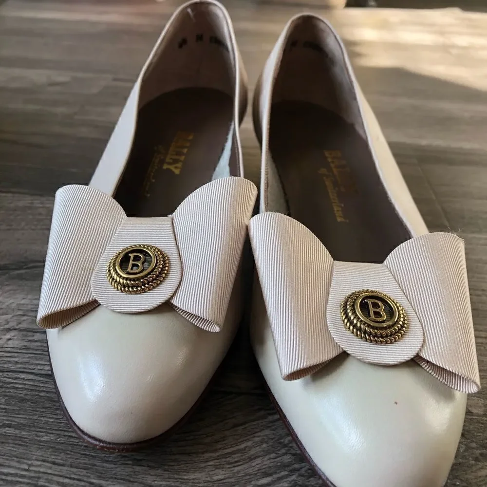BALLY Vintage Bone Colored Leather Bow Flats